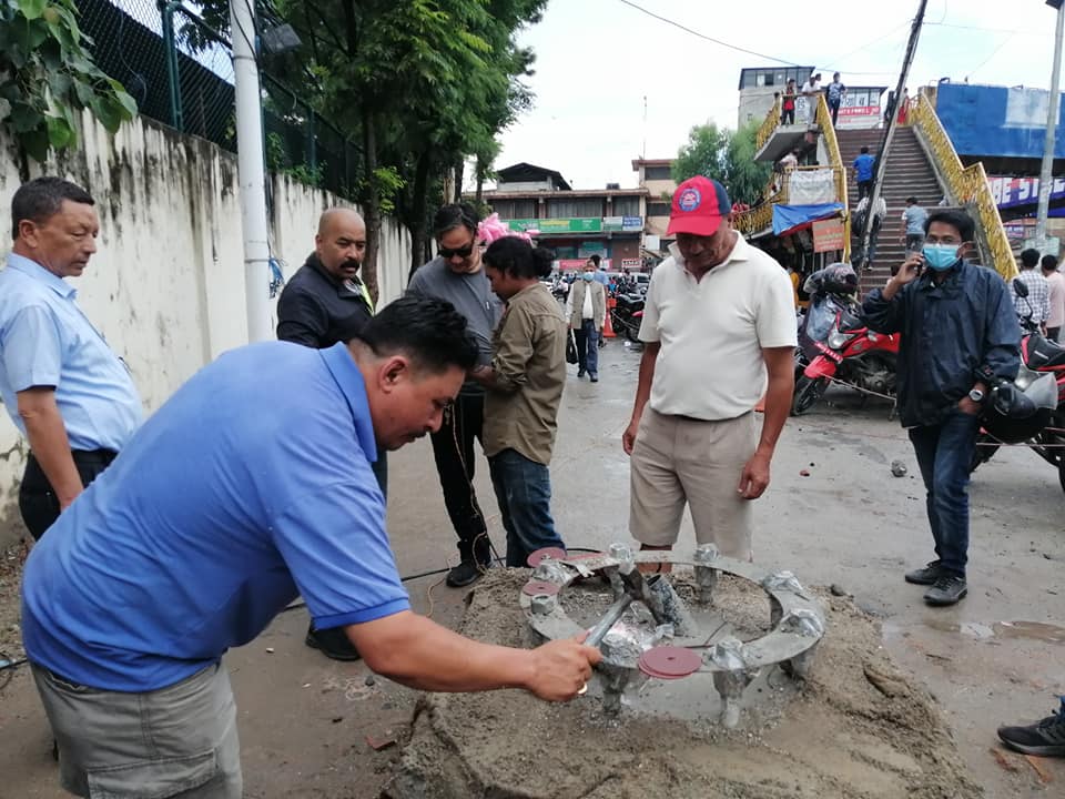 सेतो मच्छिन्द्रनाथको रथयात्रा हुने बाटोमा बनाइएको कंक्रिट संरचना भत्काइयो